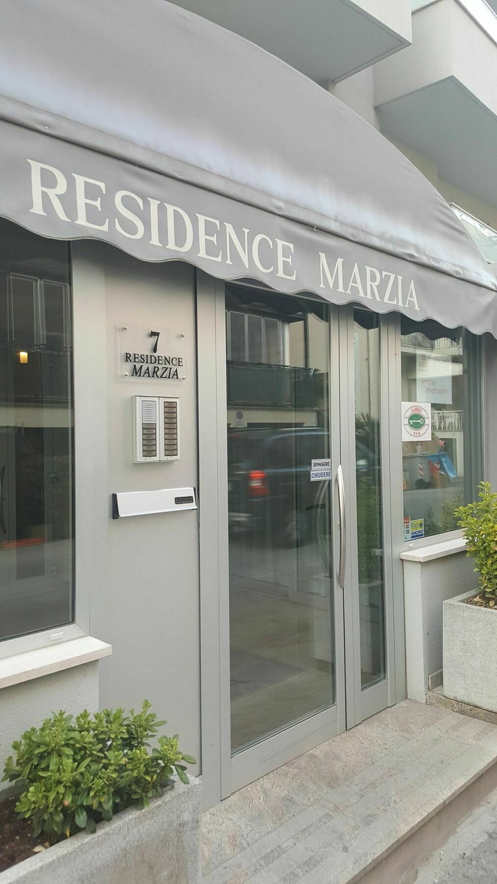רימיני Residence Marzia מראה חיצוני תמונה