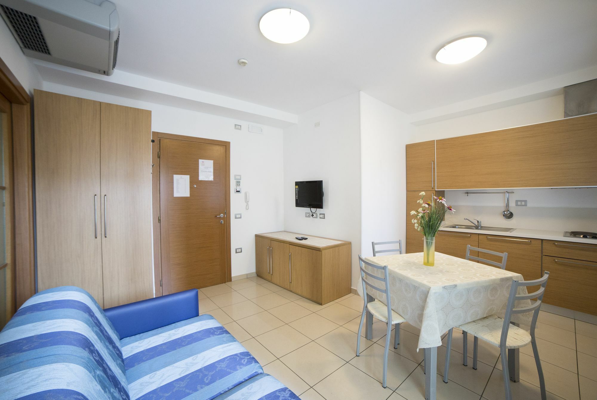 רימיני Residence Marzia מראה חיצוני תמונה